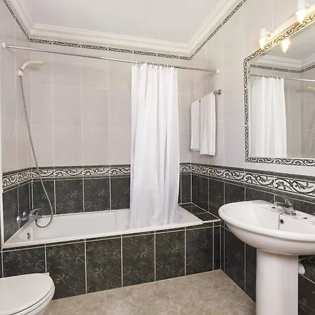 Torre Da Aldeia By Portugalferias מלון אלבופיירה